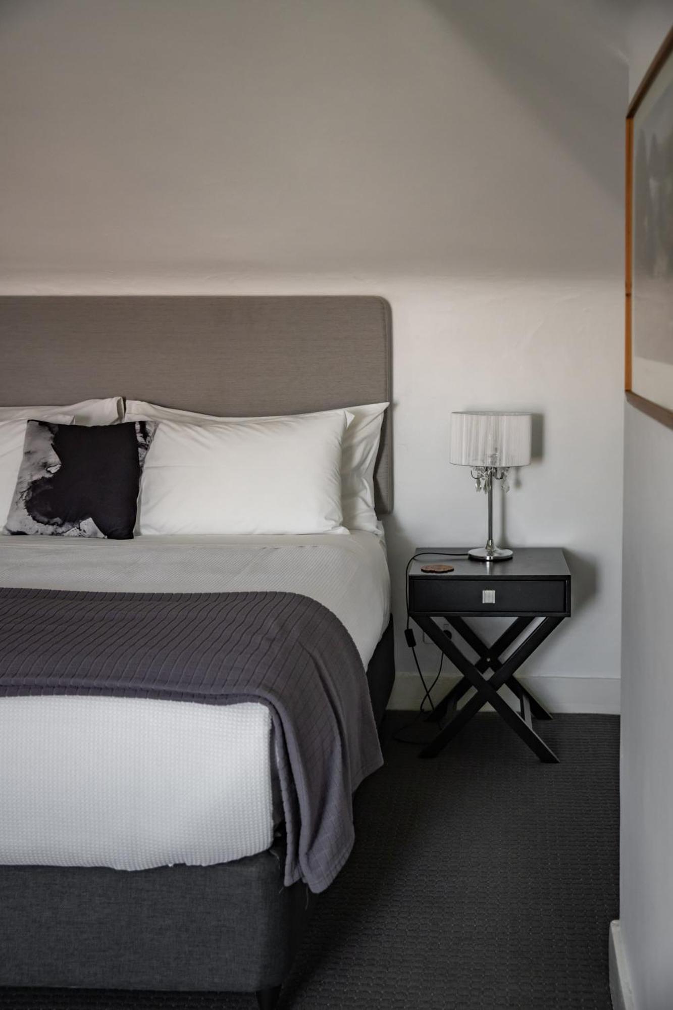 Sanctum Boutique Apartments Хобарт Экстерьер фото